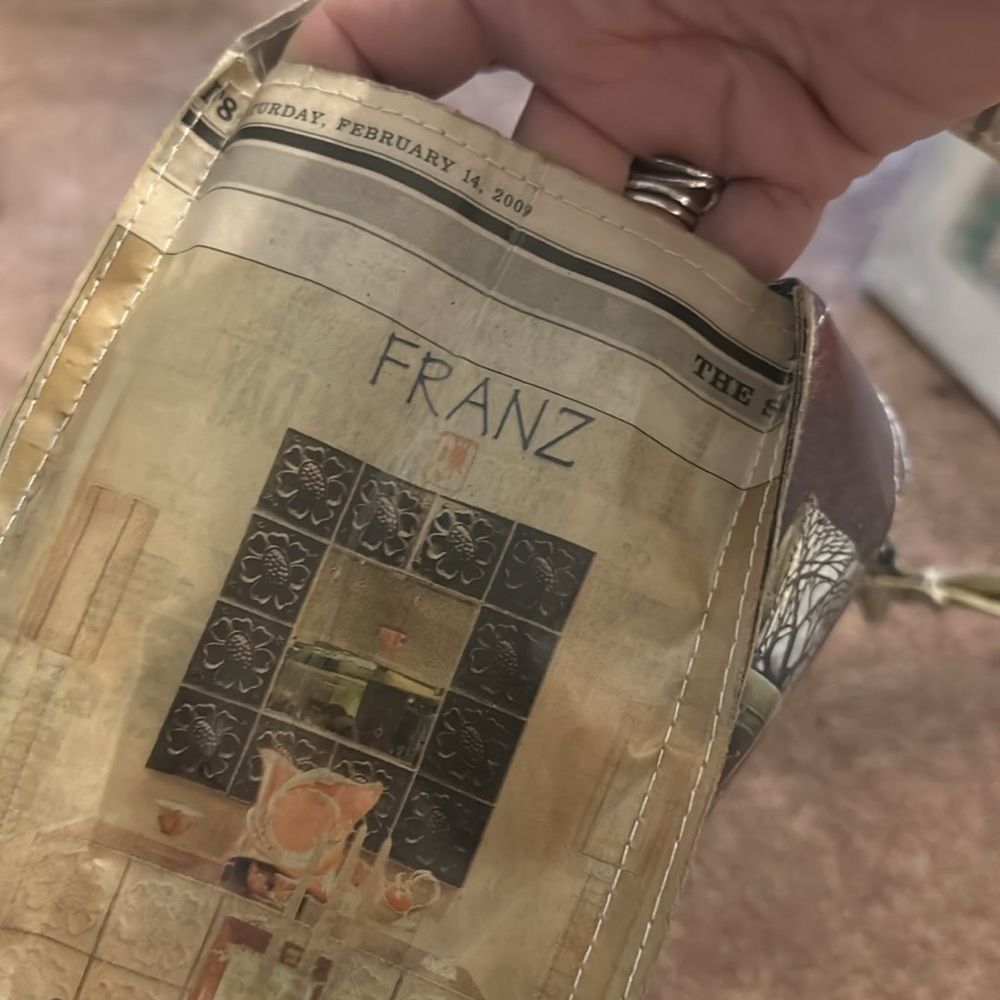 Recycled newspaper custom made handbag! - Picture 5 of 8
